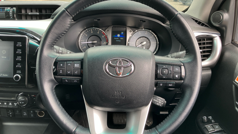 Toyota Hilux Diesel Invincible D/Cab Pick Up 2.8 D-4D Auto